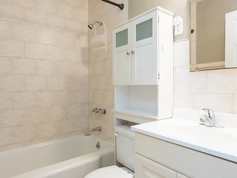 3575 Boswell Ave — Photo 3