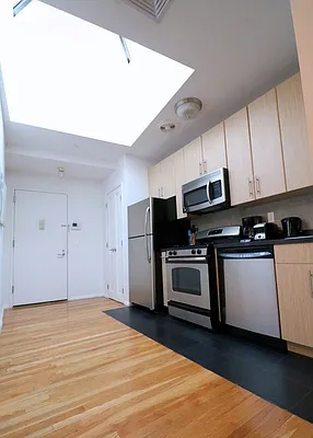 Rented by REAL New York | media 14