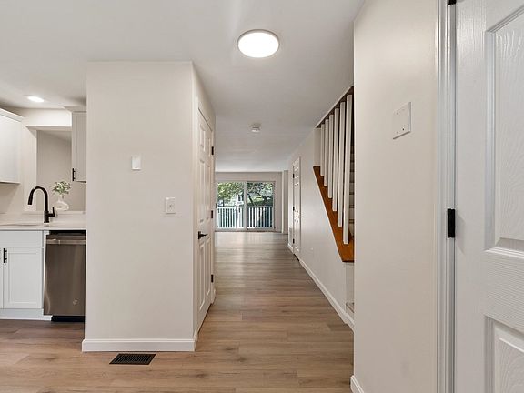 5th image of 19 Swift Lane