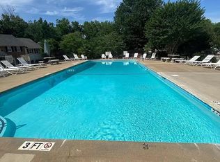 2 Somersett Dr, Spartanburg, SC 29301