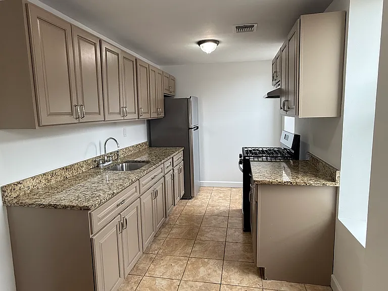 182 Ferry St #2A — Photo 6