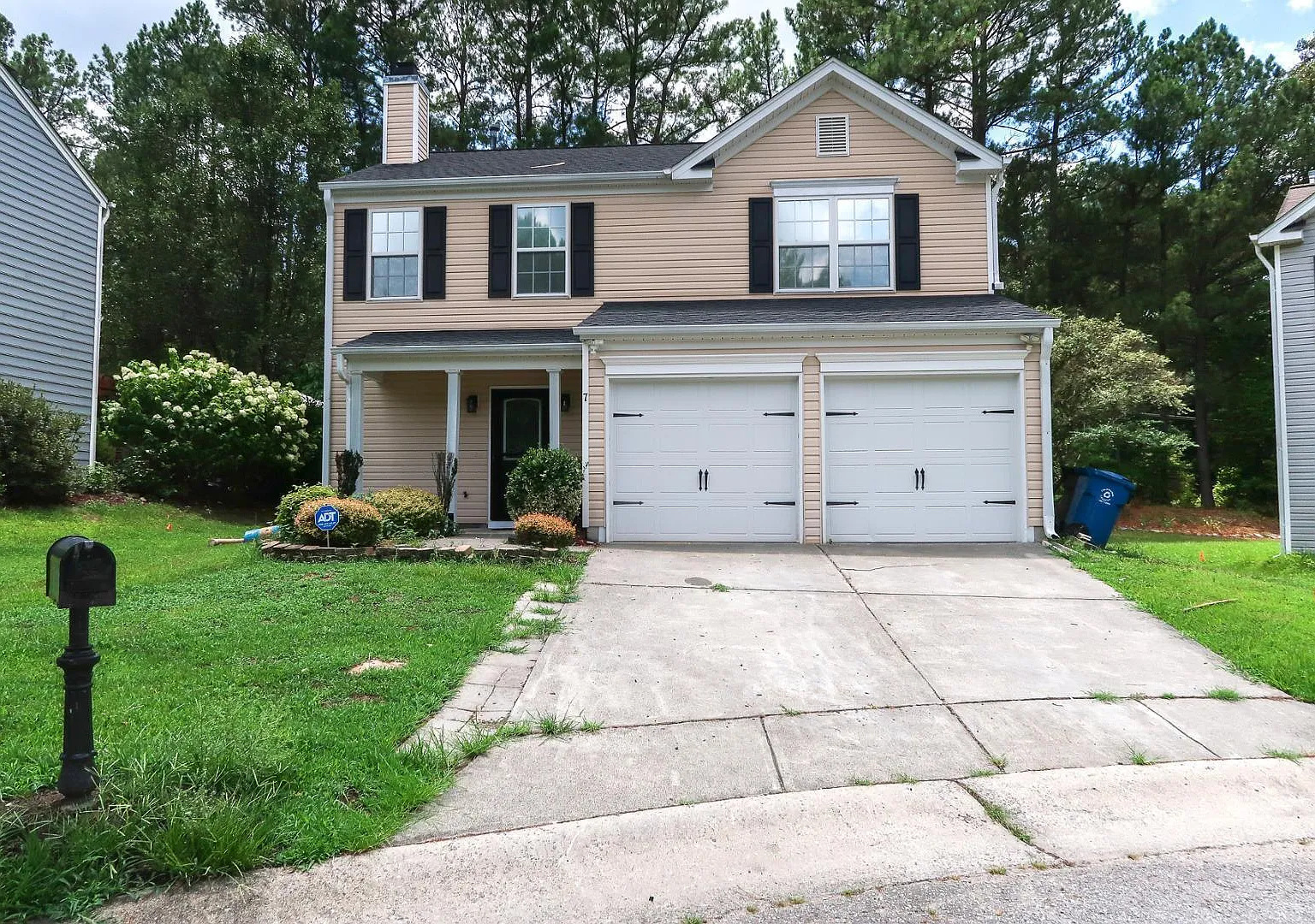 3 bed, 2.5 bath, 1540 sqft, $2,100 — Photo 3