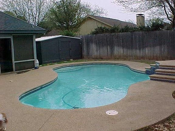 3rd image of 1810 Smith Dr
