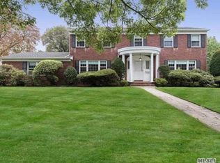 179 Oxford Blvd, Garden City, NY 11530