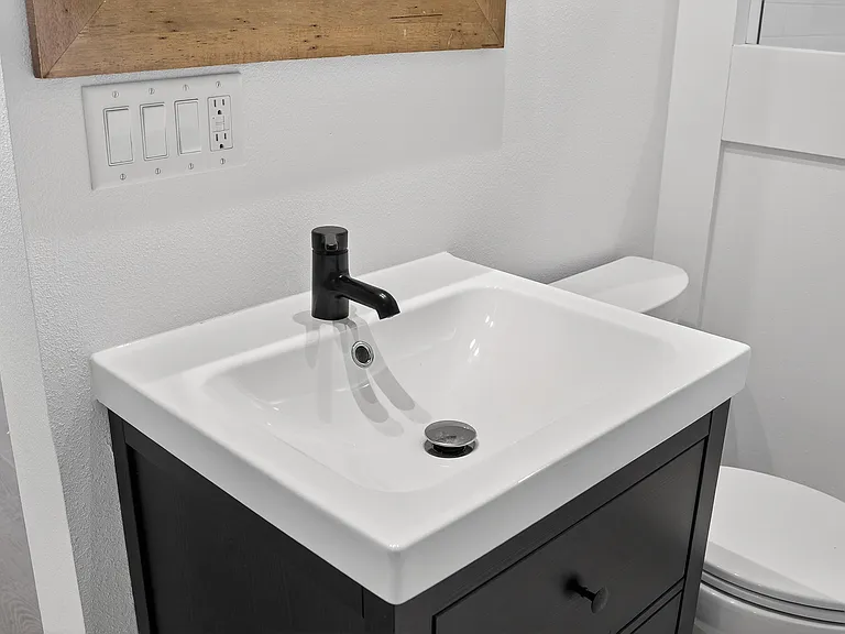 1839 Saint George Dr — Photo 32