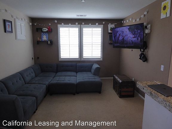 4th image of 24021 Park Ln