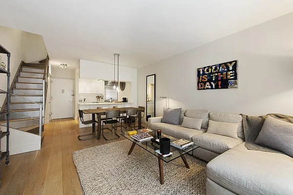 Sold by Nest Seekers International | media 4