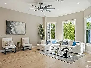 3 bed, 1766 sqft, $9,900 — Photo 3