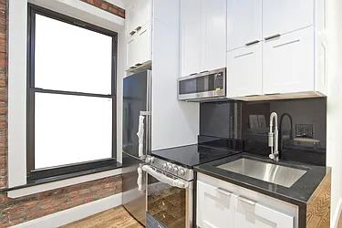 Rented by R New York