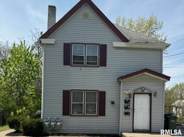 1012 Bridge Ave, Davenport, IA 52803