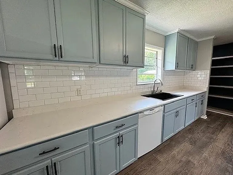 203 N Lake Dr — Photo 8
