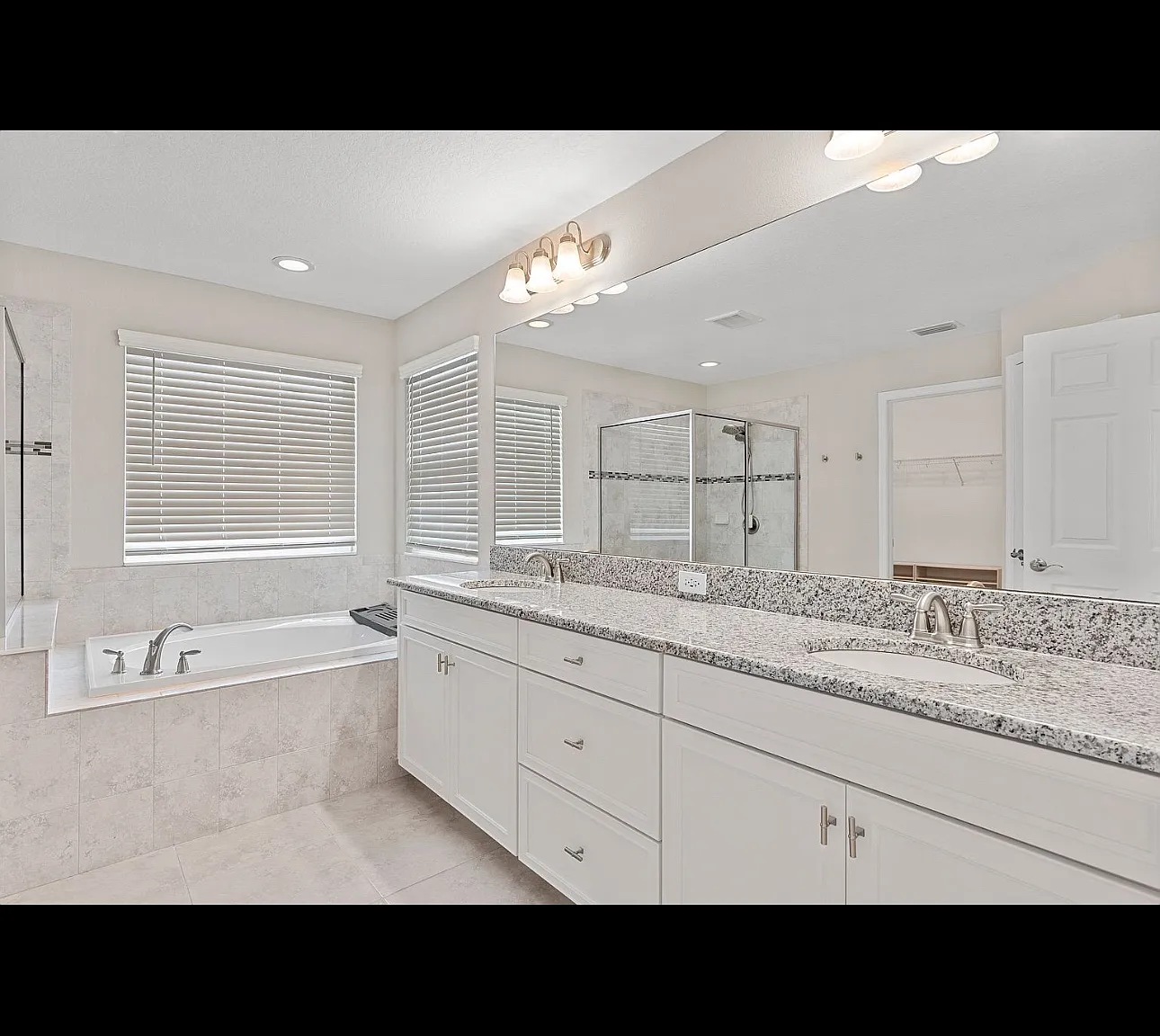 3 bed, 2606 sqft, $2,999 — Photo 3