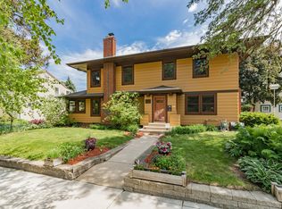 388 Mount Curve Blvd, Saint Paul, MN 55105