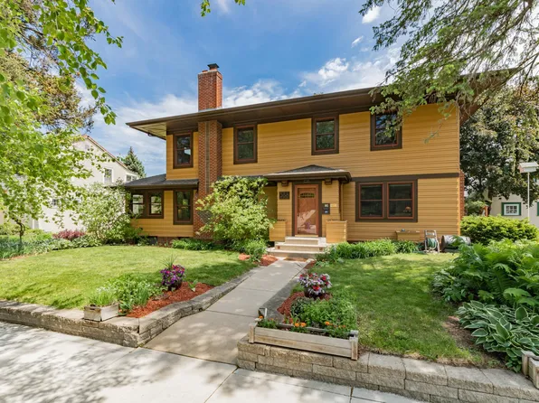 388 Mount Curve Blvd, Saint Paul, MN 55105