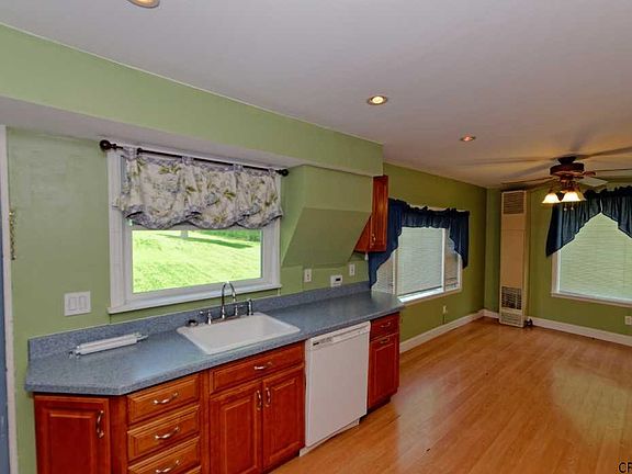 3rd image of 45 Pleasant St