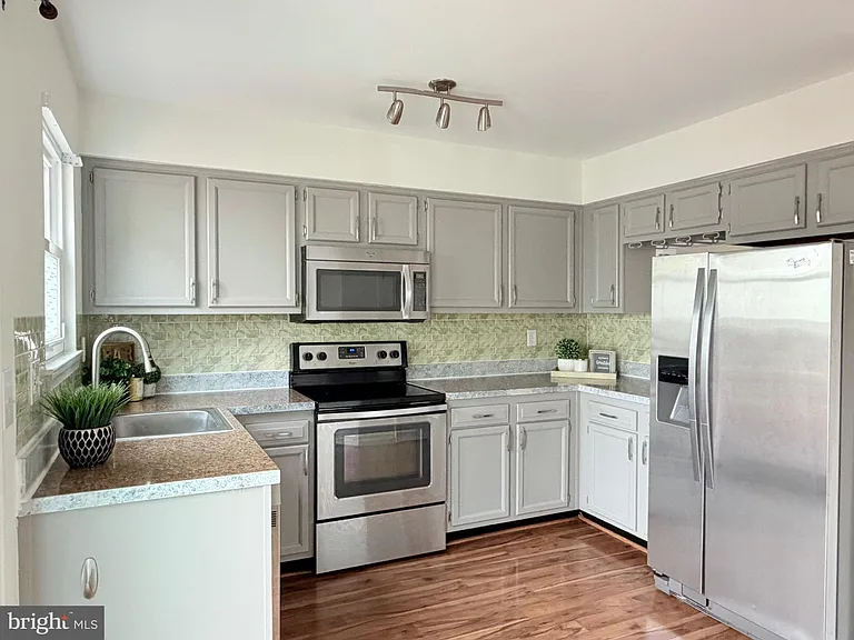 9609 Clocktower Ln — Photo 6