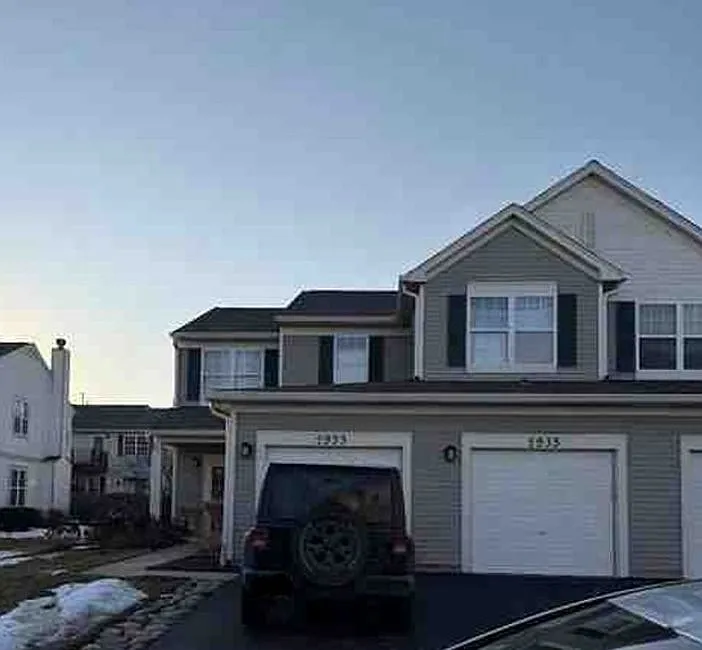 2933 Falling Waters Dr photo 1