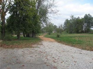 5742 E Lamar Pettus Rd, Fayetteville, AR 72703