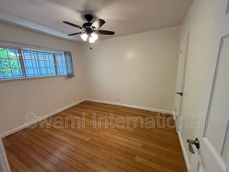 13233 Kornblum Ave — Photo 10