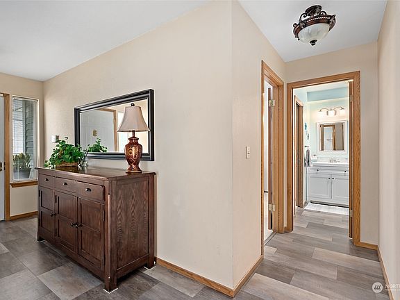 4th image of 651 SE Bayshore Drive #E202
