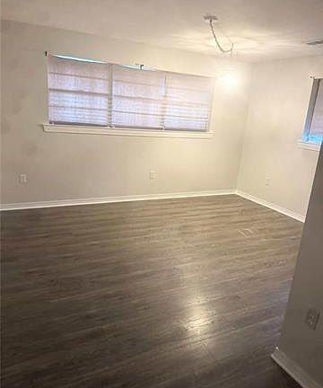 5th image of 4921 Chrysler St