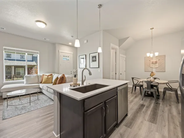 3462 Kettle Creek Dr, Loveland, CO 80538