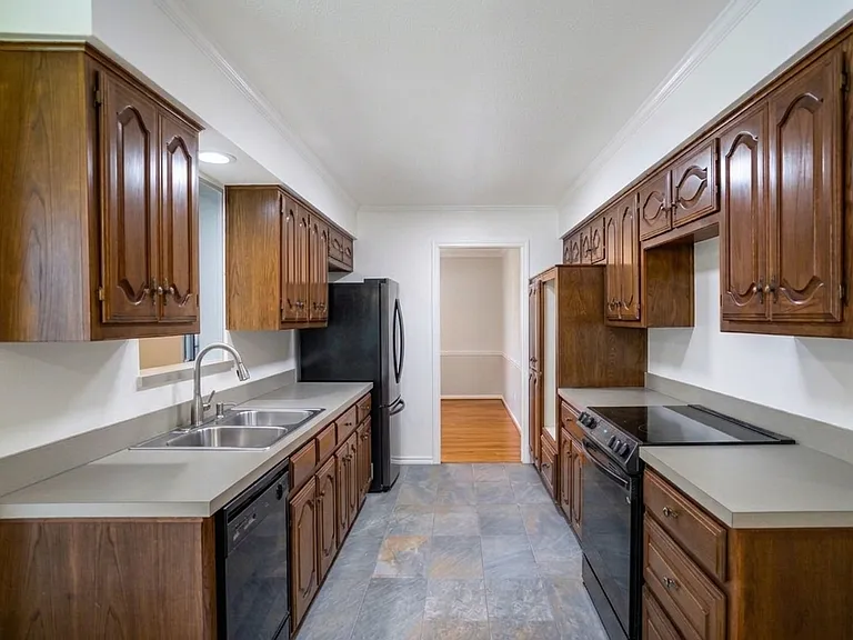 3706 Bishop Hill Dr — Photo 16