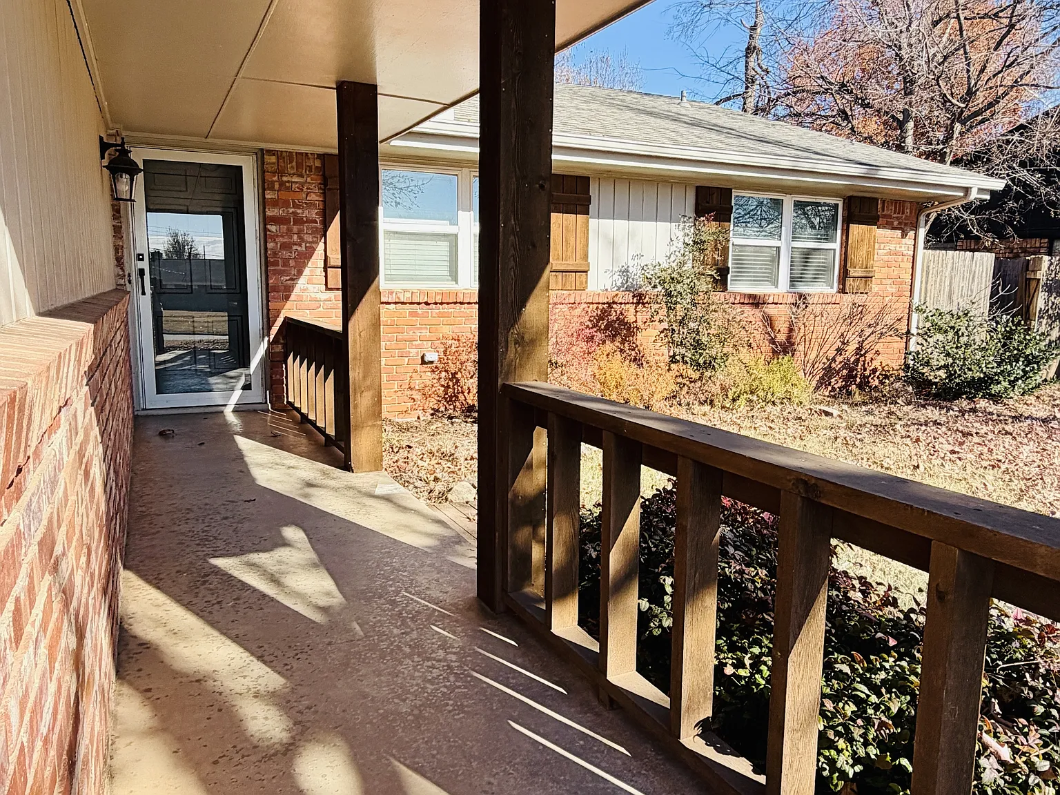 2705 Carlton Way - 1 — Photo 2