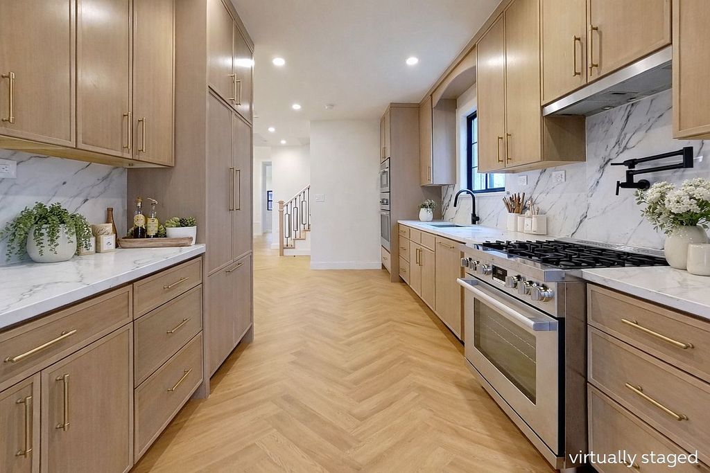 85-15 Wareham Pl #8515, Jamaica, NY - More