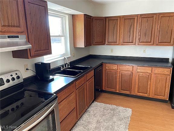 4th image of 3218 Saint Charles Dr