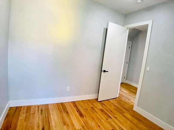 3rd image of 225 Halsey St #1F