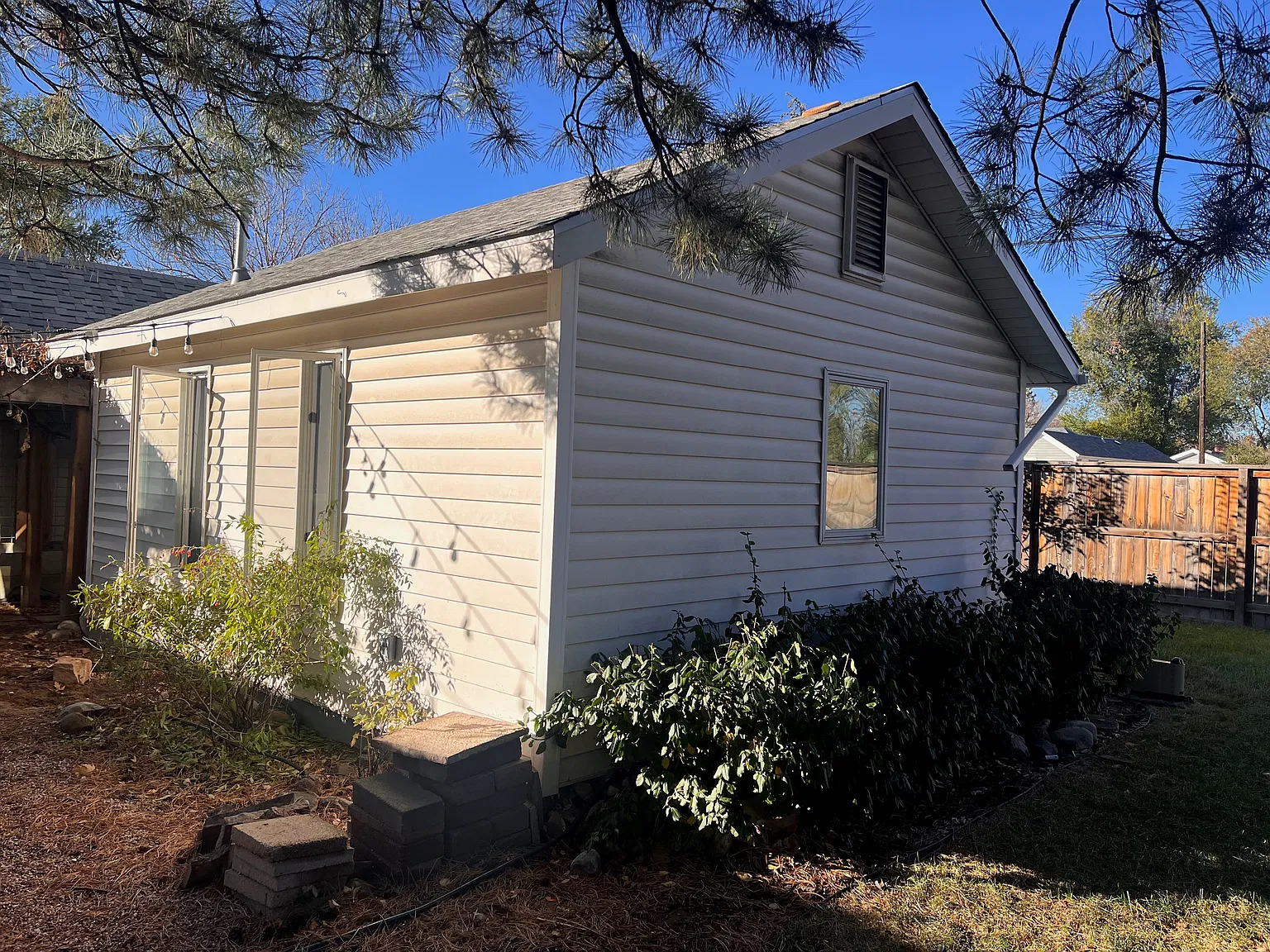 Studio, 327 sqft, $1,400 — Photo 2