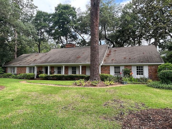 212 Devonwood Dr