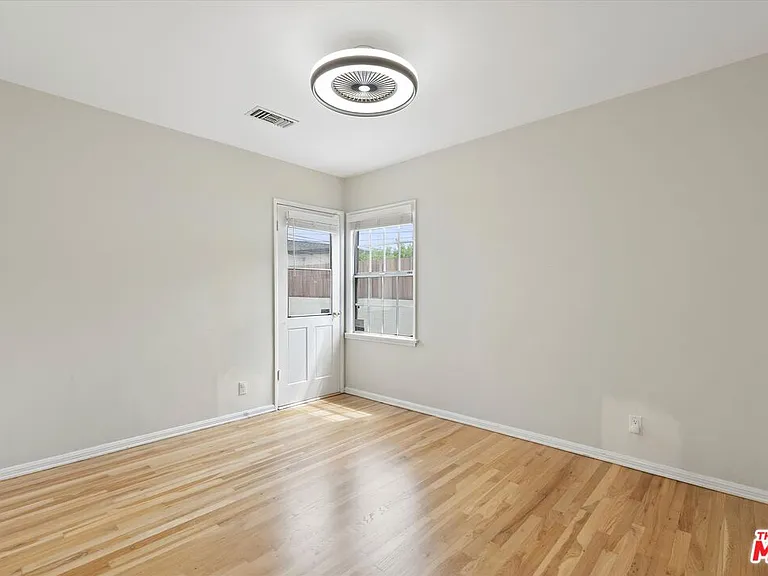8348 Reading Ave — Photo 24