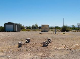 28652 Mule Ln, Bouse, AZ 85325