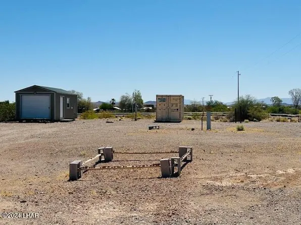 28652 Mule Ln, Bouse, AZ 85325