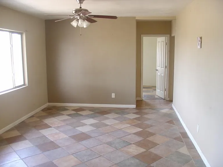 1823 W Fairmount Ave — Photo 3