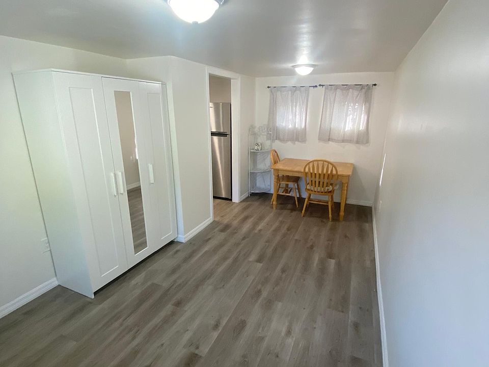 1st image of 8201 Hazeltine Ave
