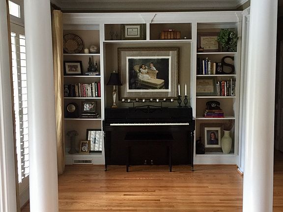 Library/Formal Living Room