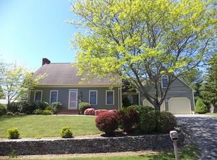 21 Carrie Hood Ln, Somerset, MA 02726