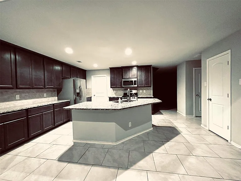 22043 Mission Canyon Ln — Photo 2