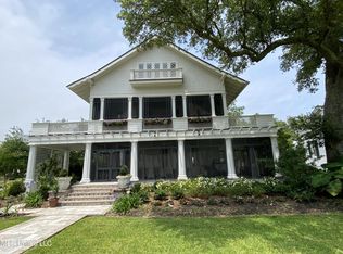 513 E Scenic Dr, Pass christian, MS 39571