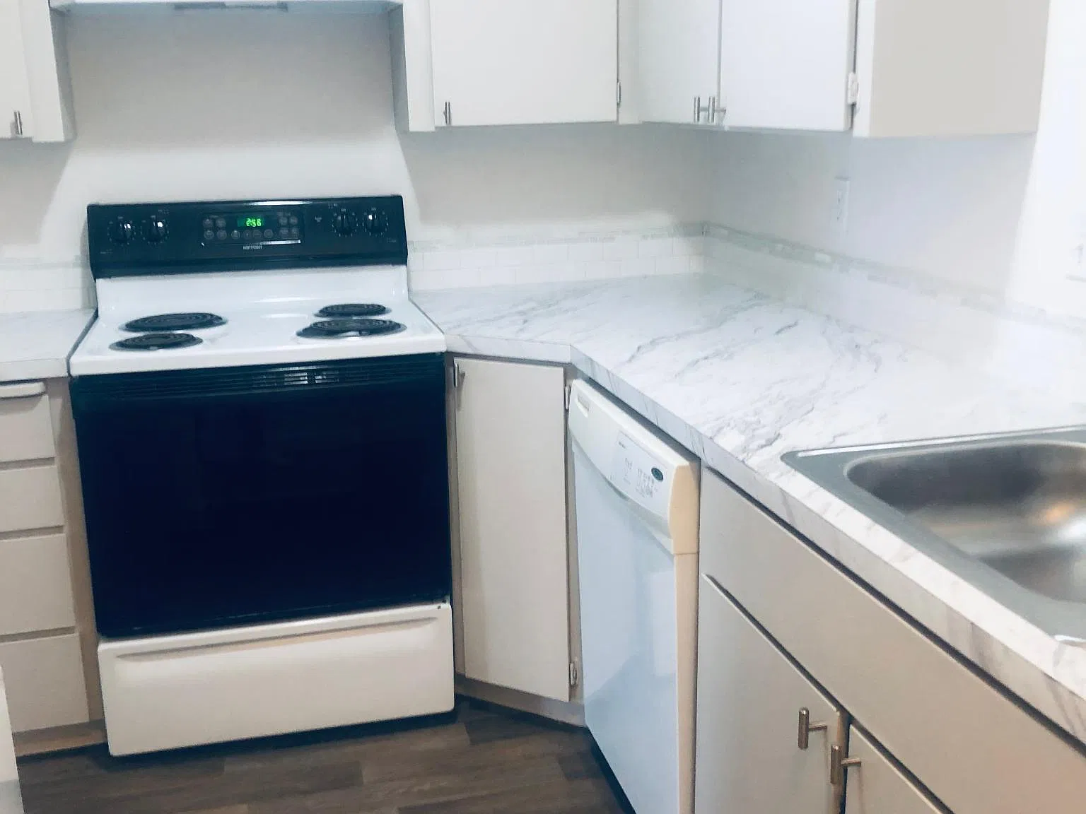 2123 W Riverside Ave — Photo 3