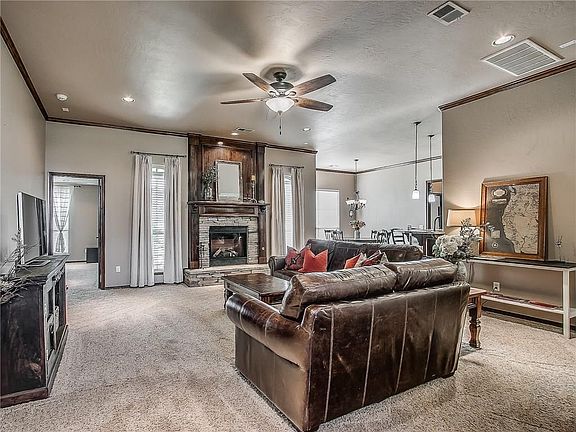 3rd image of 15420 Coral Creek Ln