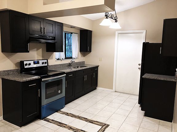 2nd image of 400 N Hart Blvd
