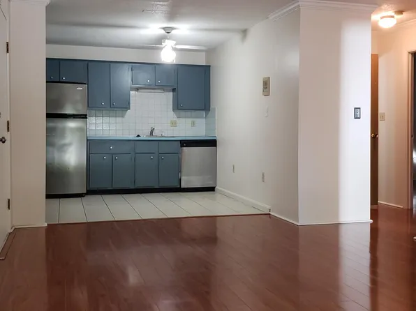 501 Brook Village Rd APT 2, Nashua, NH 03062