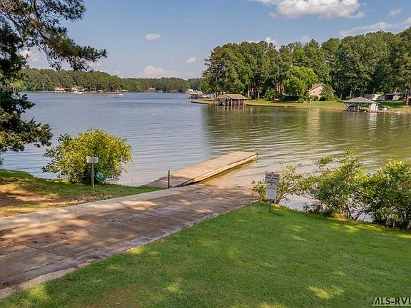 2nd image of Wildwood Cir