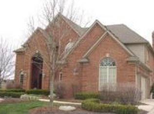 1072 Autumnview Ct, Rochester, MI 48307