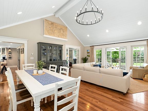3rd image of 28 Ipswich Rd