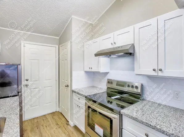 2930 Ellington St, Houston, TX 77088